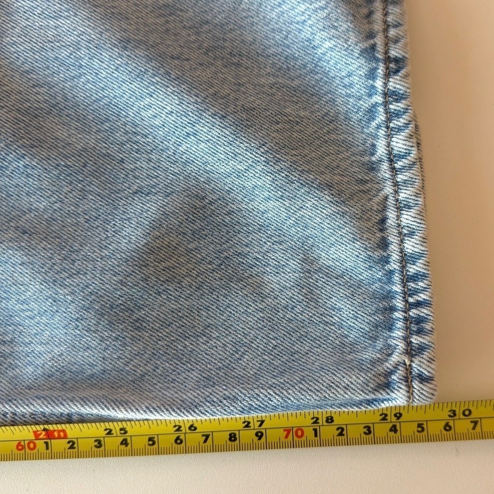 Old Navy Sky Hi Wide-Leg Cargo Denim Jeans Size 16 Light Wash Pockets Utility - Picture 14 of 15